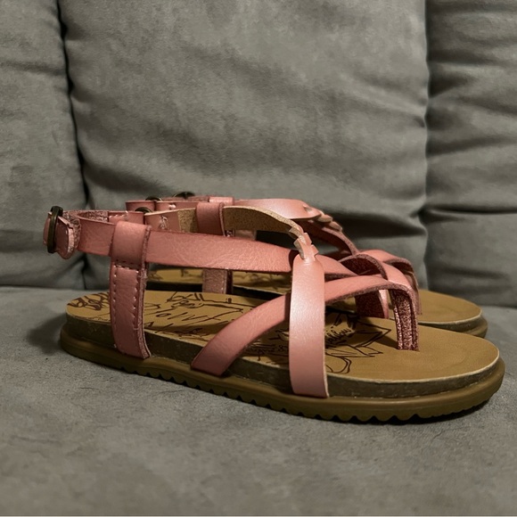 Toddler girls blowfish sandals no tags but brand new - Picture 3 of 4